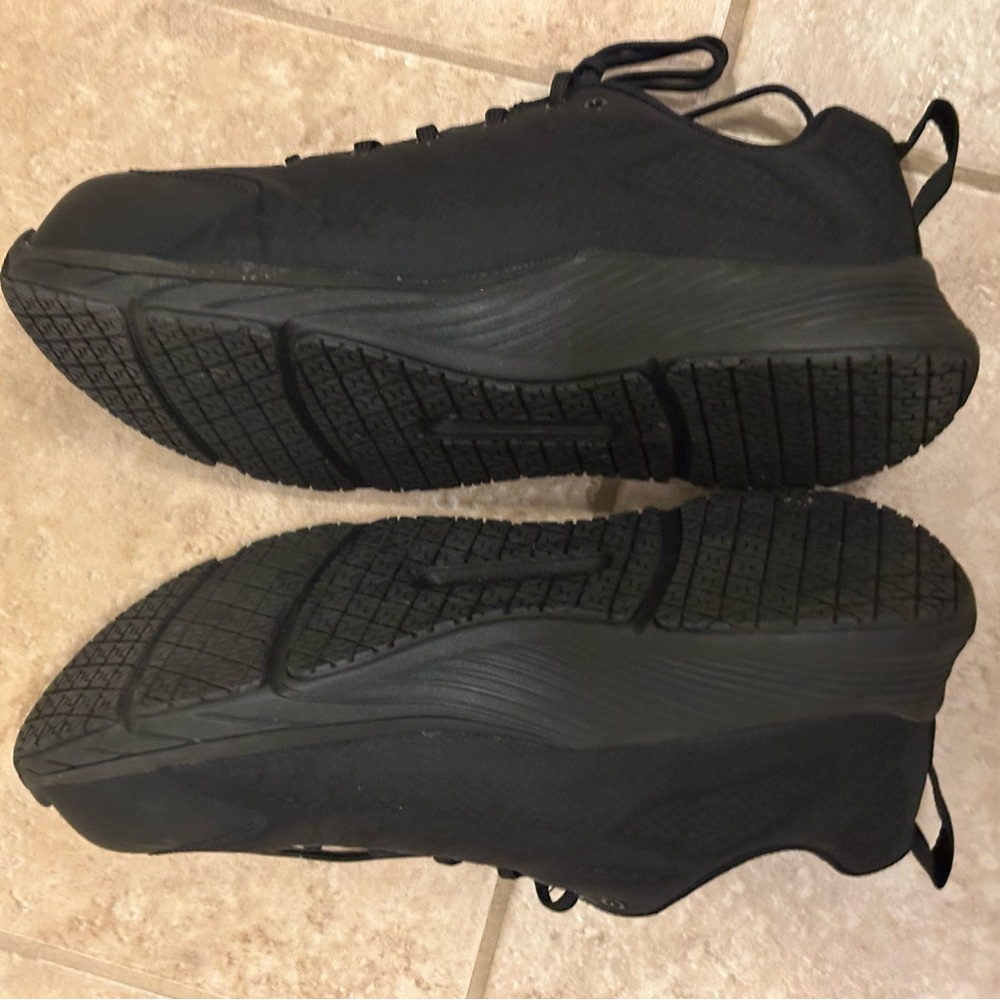 Merrell women’s Work Moab Flight Carbon Flight
Steel Toe Low Top Shoes - Picture 8 of 13